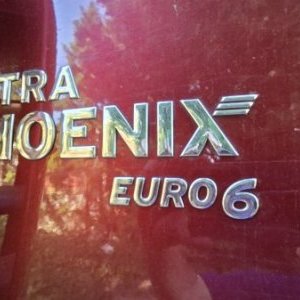 foto 6x6 les Phoenix Prasident 30t 5.4m Umikov +HR drapák TATRA lesovůz dřevo kulatina