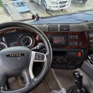 foto 6x6 les Phoenix Prasident 30t 5.4m Umikov +HR drapák TATRA lesovůz dřevo kulatina