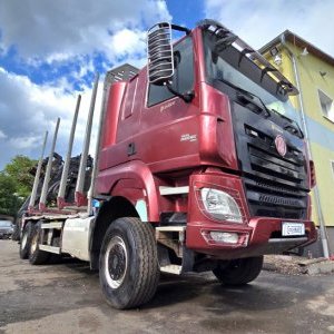 foto 6x6 les Phoenix Prasident 30t 5.4m Umikov +HR drapák TATRA lesovůz dřevo kulatina