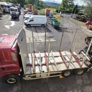 foto 6x6 les Phoenix Prasident 30t 5.4m Umikov +HR drapák TATRA lesovůz dřevo kulatina