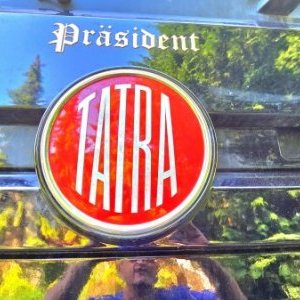 foto 6x6 les Phoenix Prasident 30t 5.4m Umikov +HR drapák TATRA lesovůz dřevo kulatina