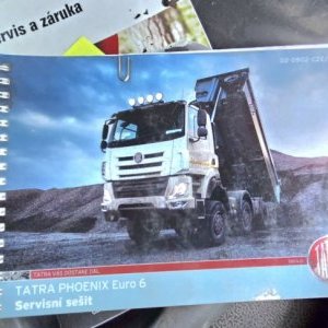 foto 6x6 les Phoenix Prasident 30t 5.4m Umikov +HR drapák TATRA lesovůz dřevo kulatina