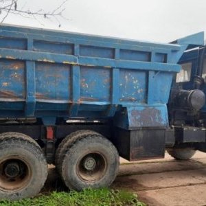 foto 6x6 dumper vana T815 po GO motoru sklápěč Tatra